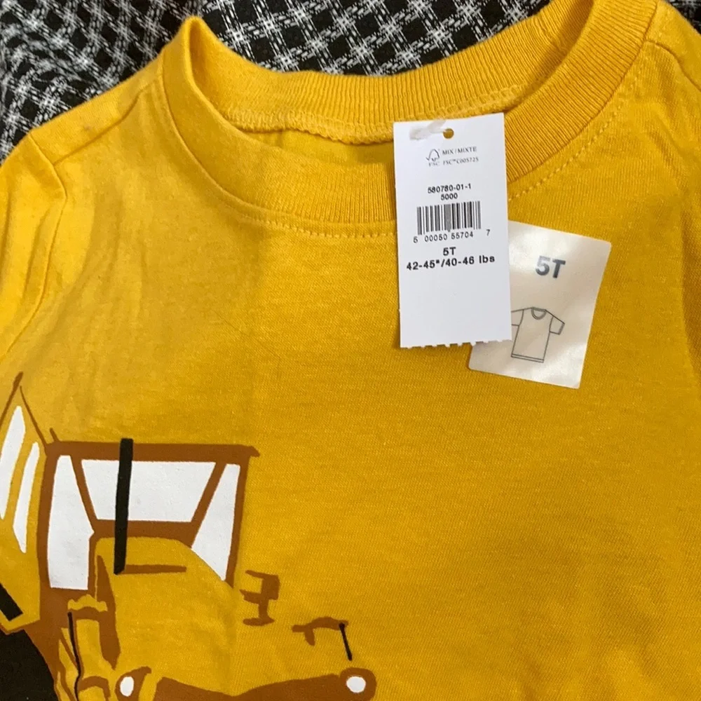 NWT boys old navy tee 5t